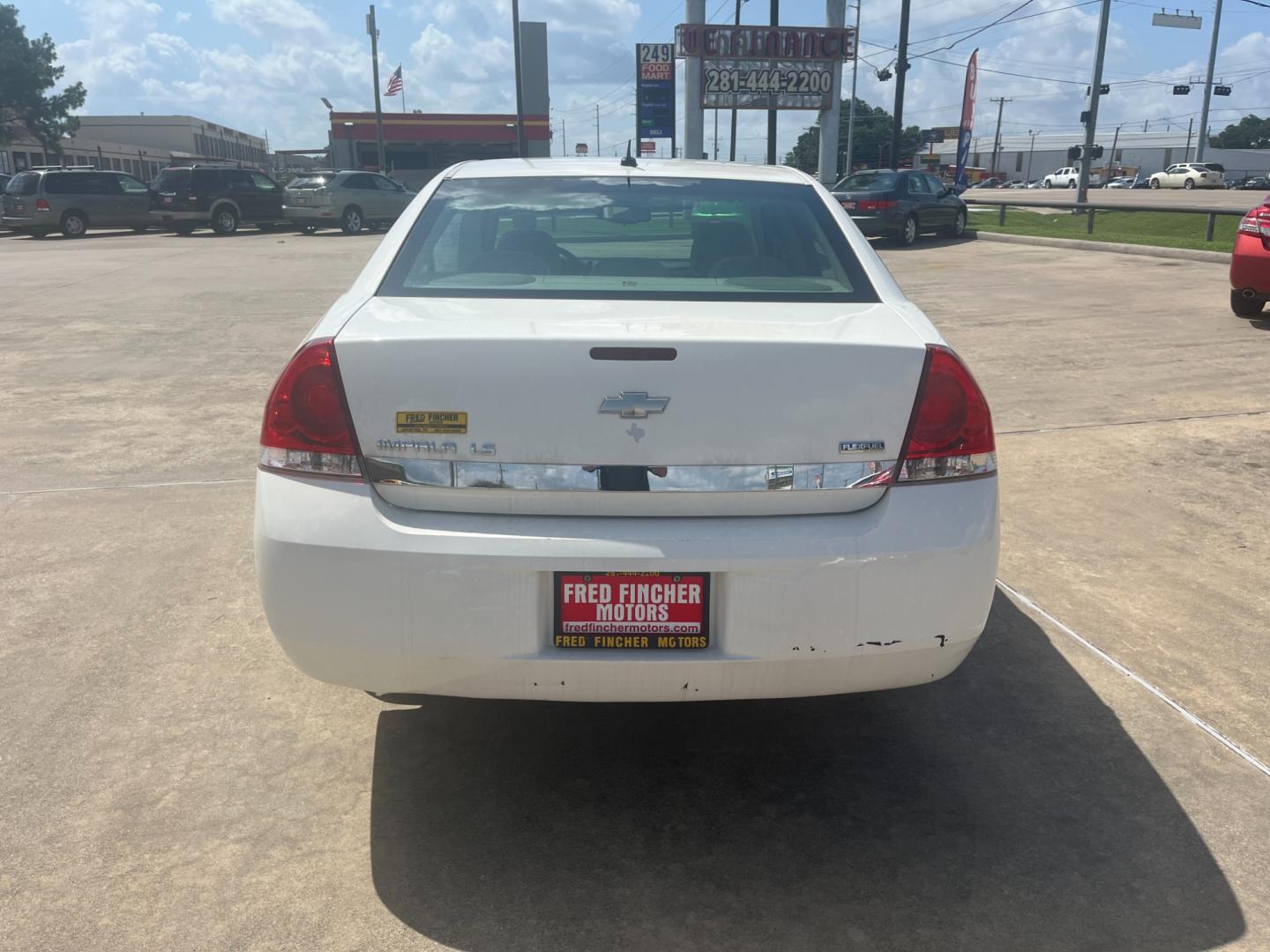 2007 white /gray Chevrolet Impala LS (2G1WB58K179) with an 3.5L V6 OHV 16V FFV engine, 4-Speed Automatic Overdrive transmission, located at 14700 Tomball Parkway 249, Houston, TX, 77086, (281) 444-2200, 29.928619, -95.504074 - Photo#5